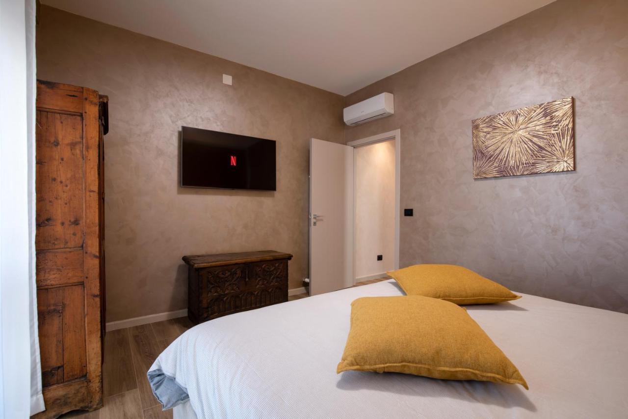 La Lupa Apartment - In The Heart Of Aosta With Car Box Экстерьер фото