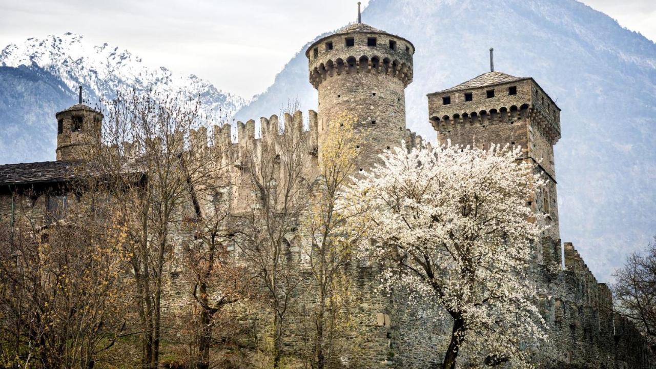 La Lupa Apartment - In The Heart Of Aosta With Car Box Экстерьер фото